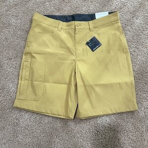 Eddie Bauer size 34 Tech shorts